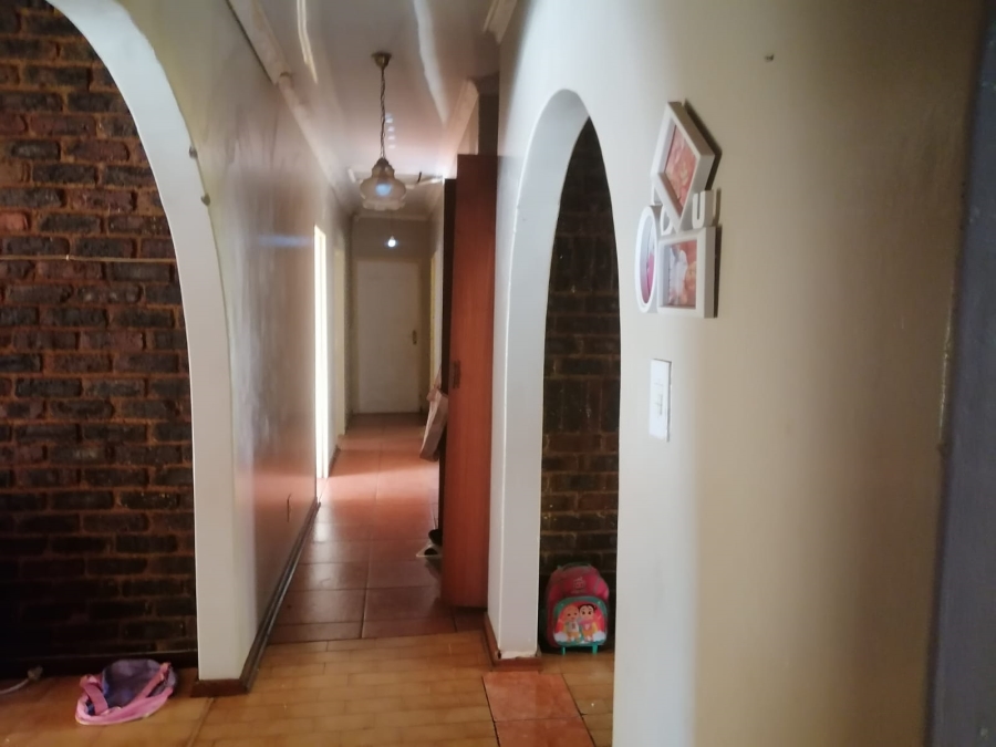 4 Bedroom Property for Sale in Geelhoutpark North West